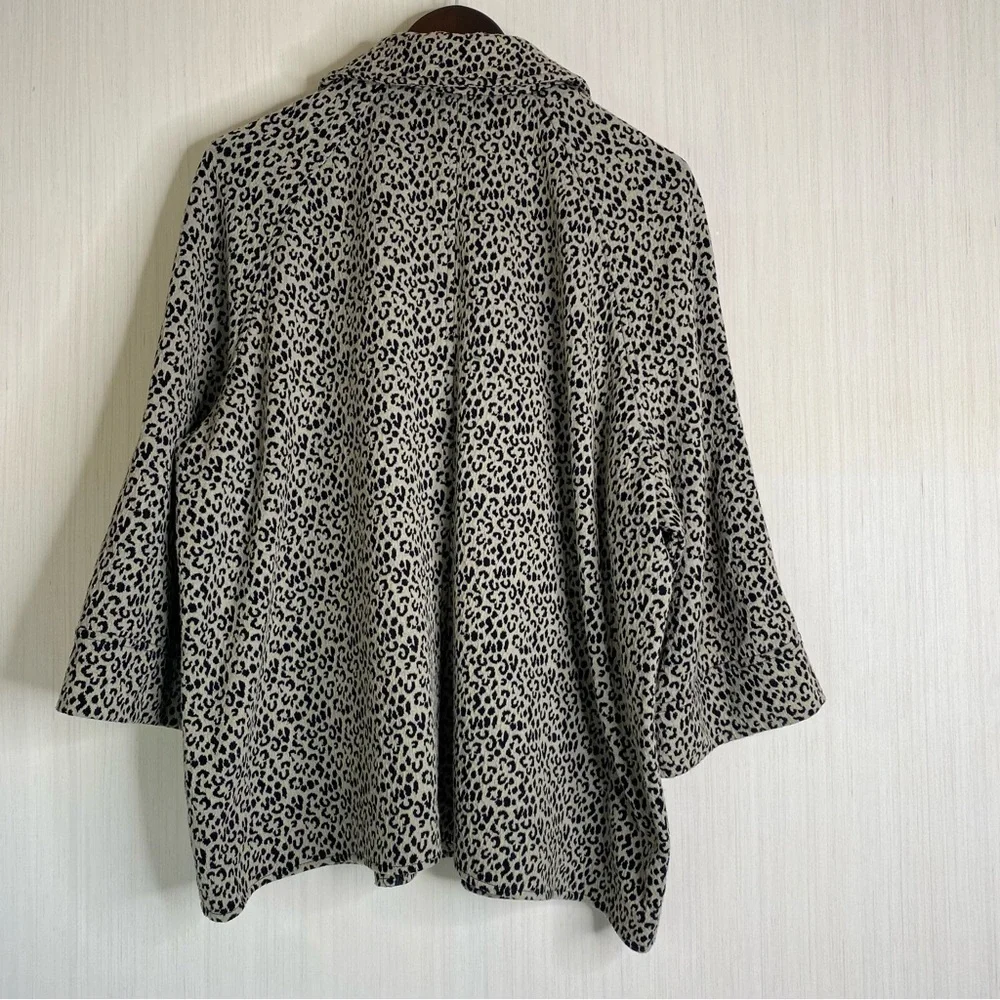 Kim Rogers Animal Print Button up Soft Stretchy 3/4 Sleeve Jacket Women’s 1X - Picture 2 of 7